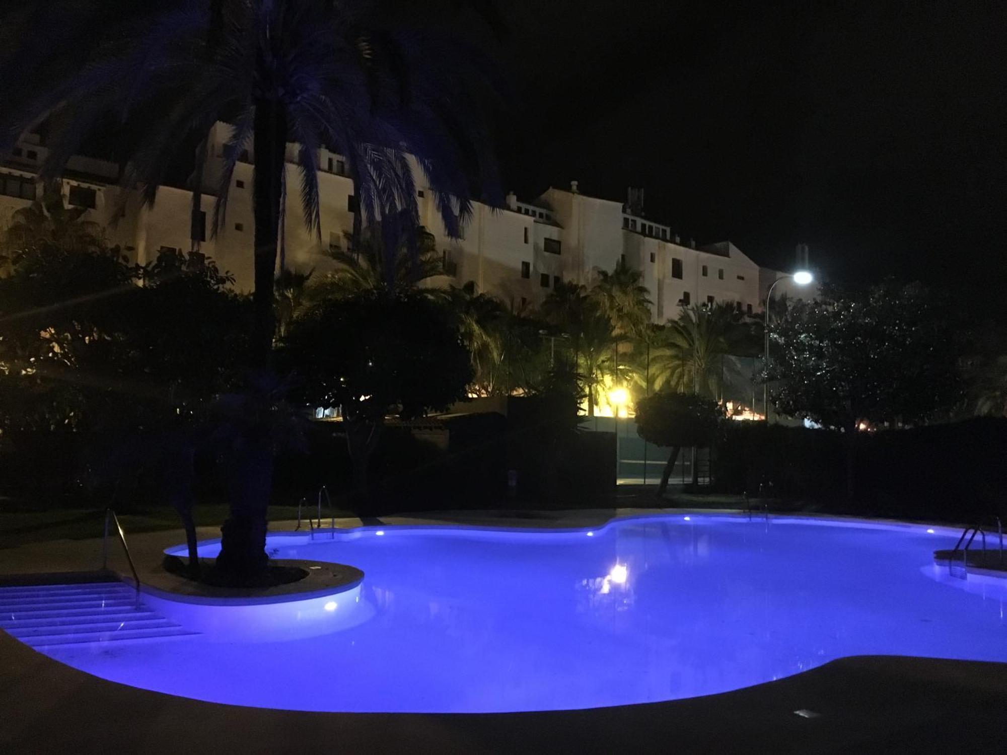 Appartamento Jardines Del Puerto Marbella Esterno foto