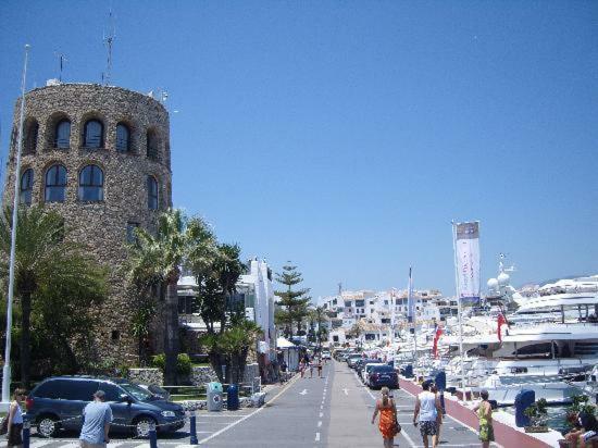 Appartamento Jardines Del Puerto Marbella Esterno foto