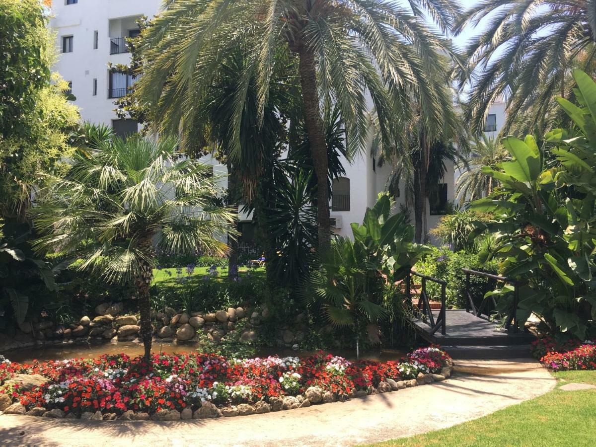 Appartamento Jardines Del Puerto Marbella Esterno foto