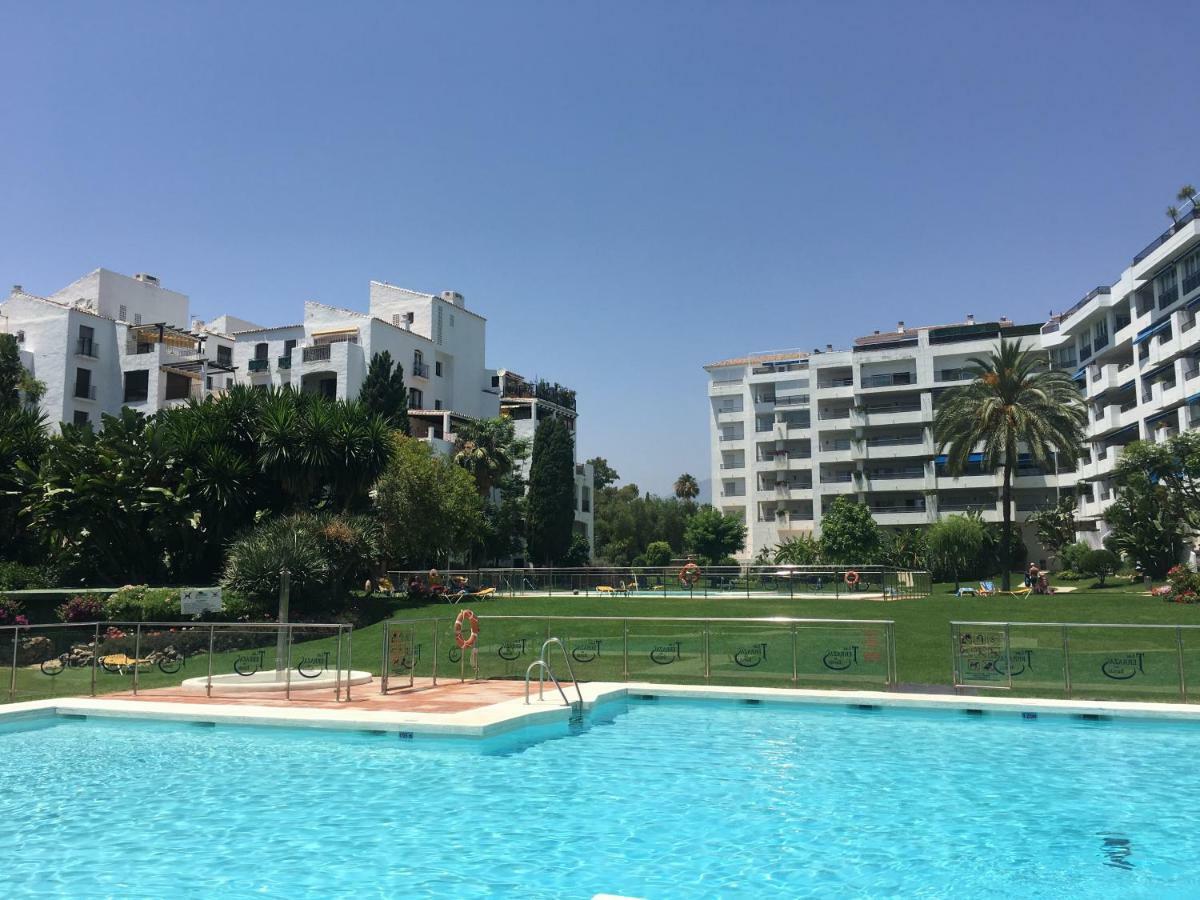 Appartamento Jardines Del Puerto Marbella Esterno foto